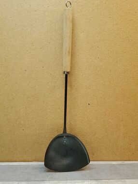 Wood-Handle Wok Shovel